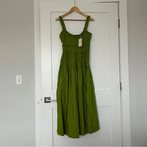 New Doen Marianne Dress in Sprig Green Size Small New Doen Marianne Dress in Sprig Green Size Small